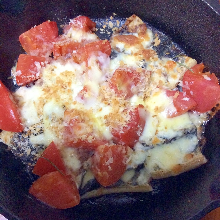 うなぎ白焼きトマトチーズ焼き